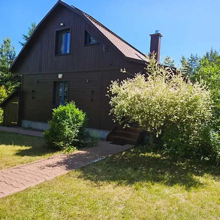 Lesne Wspomnienia Ferienhaus Niesiolowice