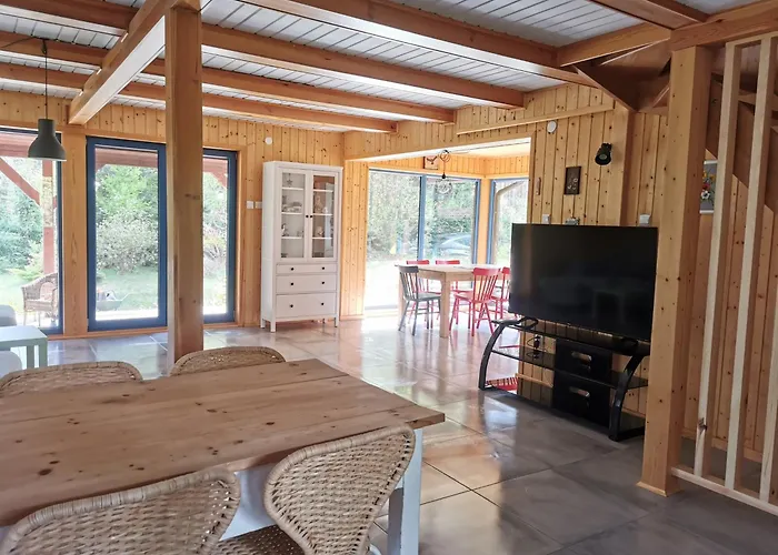 Dom wakacyjny Leśne Wspomnienia *